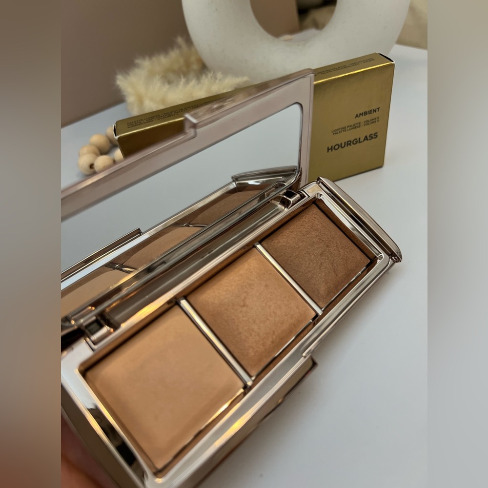 Hourglass ambient lighting palette volume 2